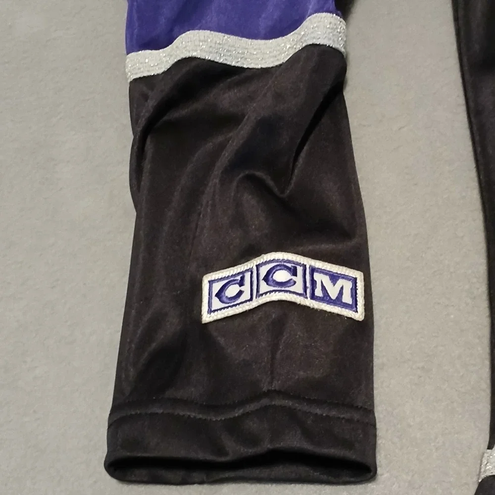 VTG CCM LA Kings Women's Hockey Jersey XS Purple NHL Embroidered For‎ Her Retro